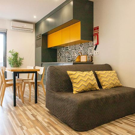 Amadeo - Gaia/Porto Apartment 3.º T Вила-Нова-ди-Гая Экстерьер фото