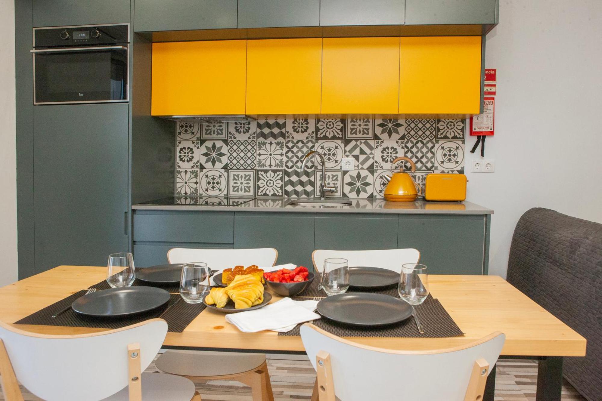 Amadeo - Gaia/Porto Apartment 3.º T Вила-Нова-ди-Гая Экстерьер фото