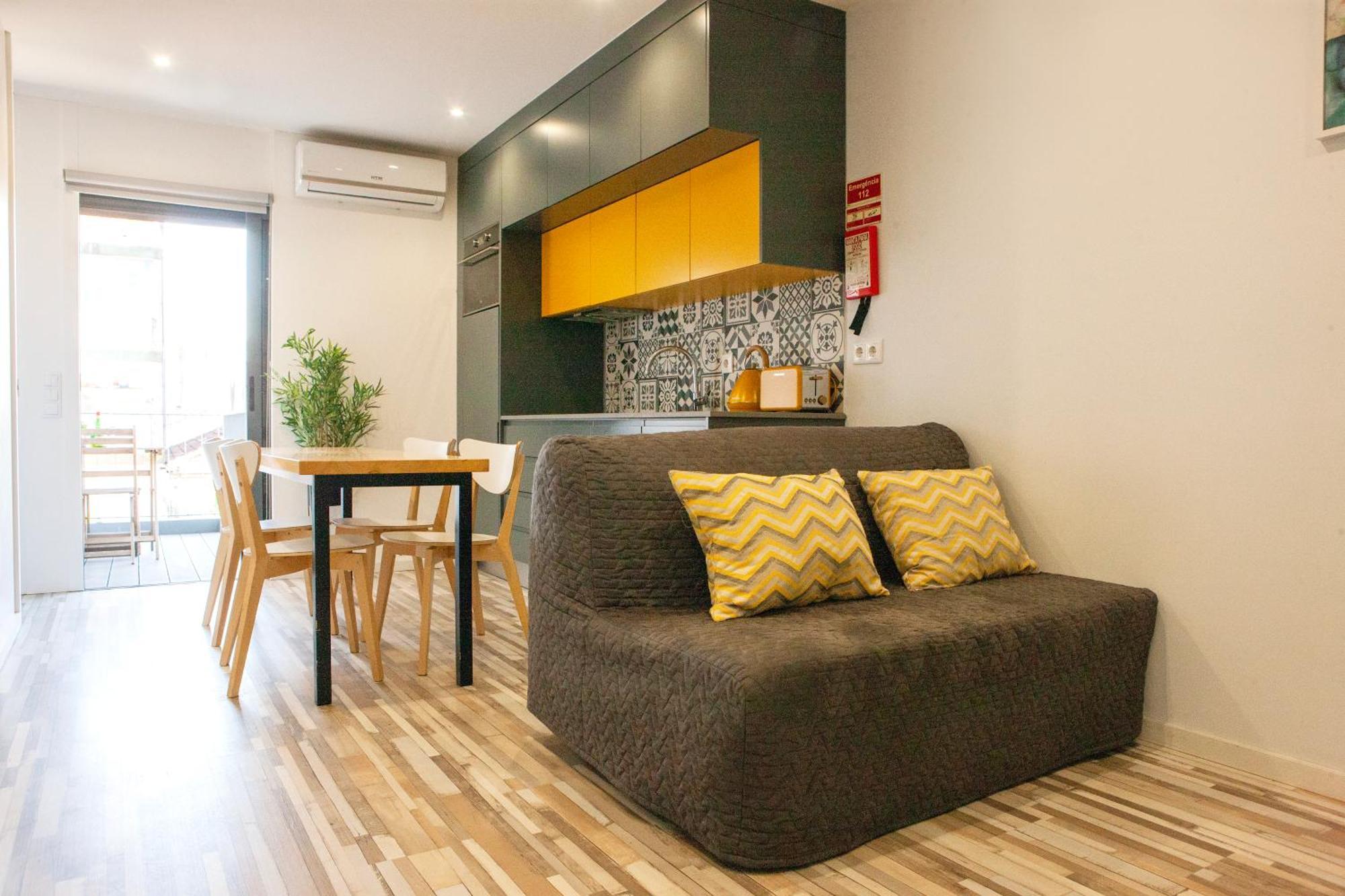Amadeo - Gaia/Porto Apartment 3.º T Вила-Нова-ди-Гая Экстерьер фото