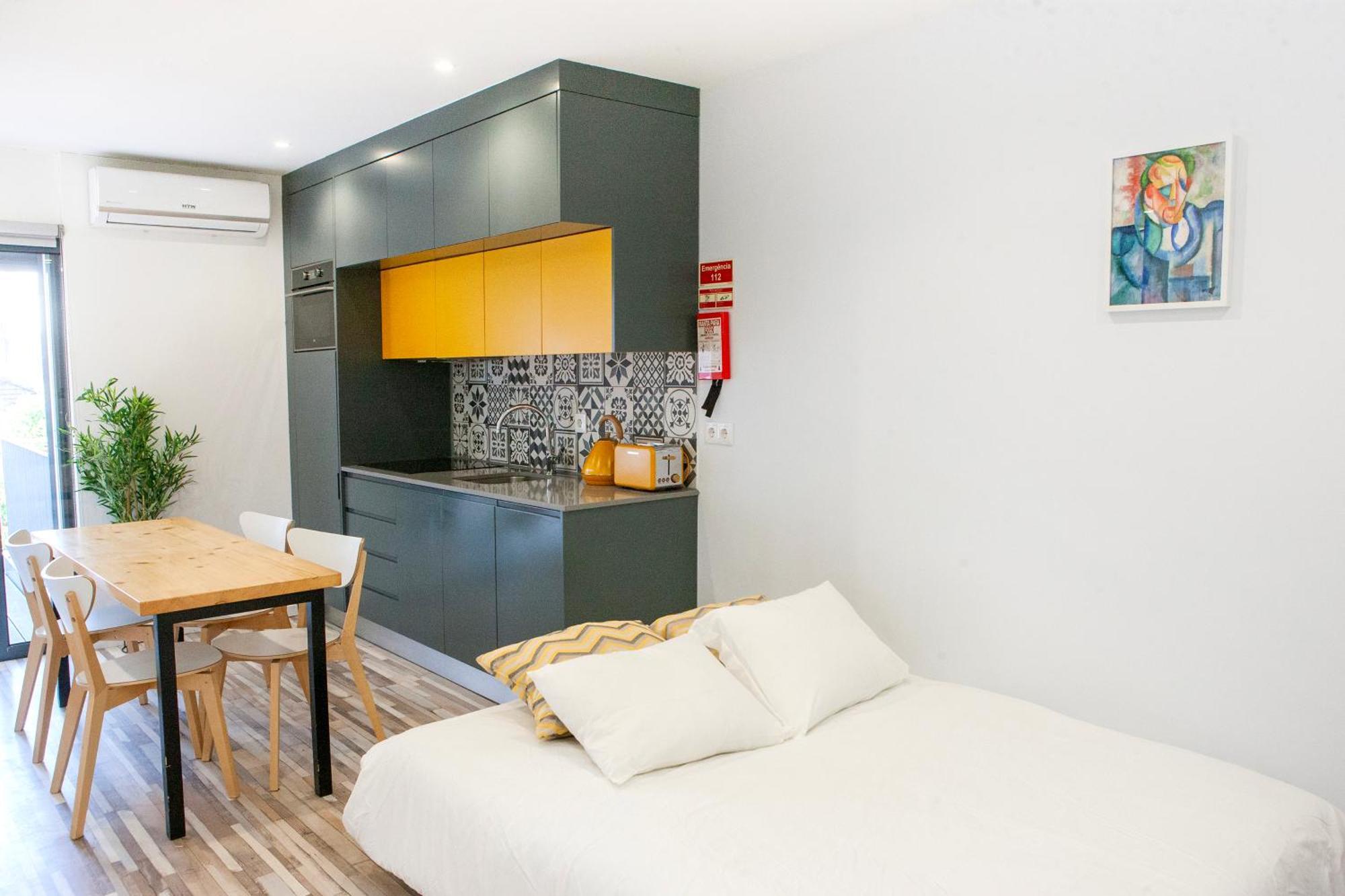 Amadeo - Gaia/Porto Apartment 3.º T Вила-Нова-ди-Гая Экстерьер фото