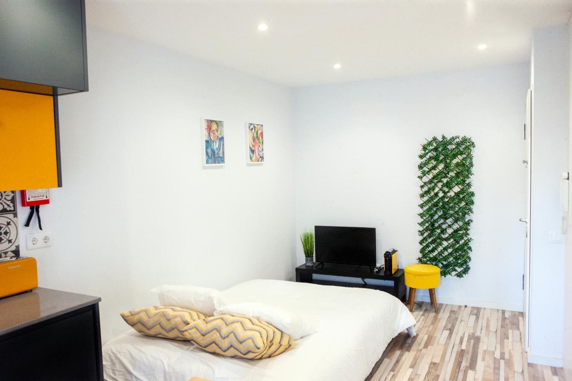 Amadeo - Gaia/Porto Apartment 3.º T Вила-Нова-ди-Гая Экстерьер фото
