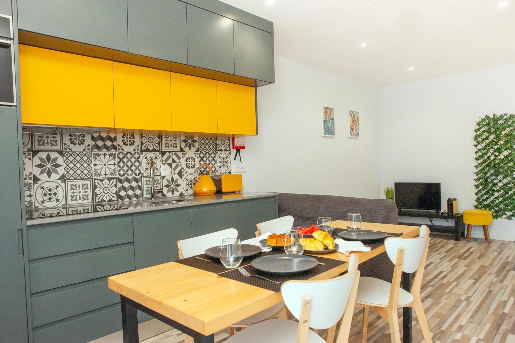 Amadeo - Gaia/Porto Apartment 3.º T Вила-Нова-ди-Гая Экстерьер фото